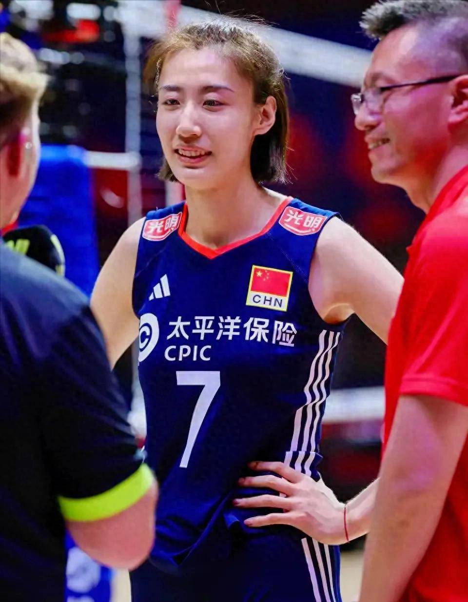 连胜终结！中国队游泳赛事中意外险胜对手的简单介绍